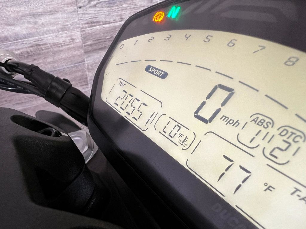 2015 Ducati Monster 821 SUPER CLEAN! - 22407853 - 9
