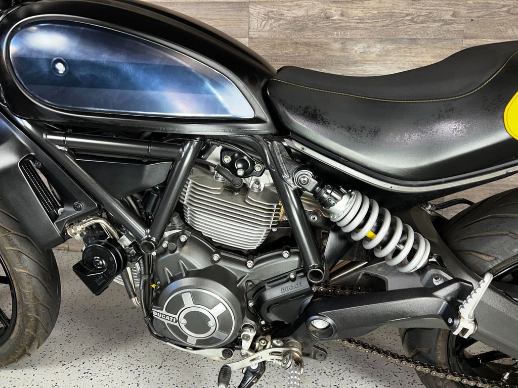 2015 Ducati Scrambler Icon LOW MILES! - 21750032 - 12
