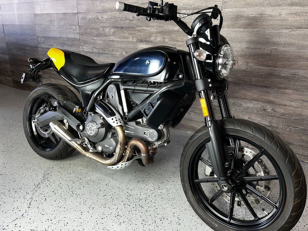 2015 Ducati Scrambler Icon LOW MILES! - 21750032 - 1