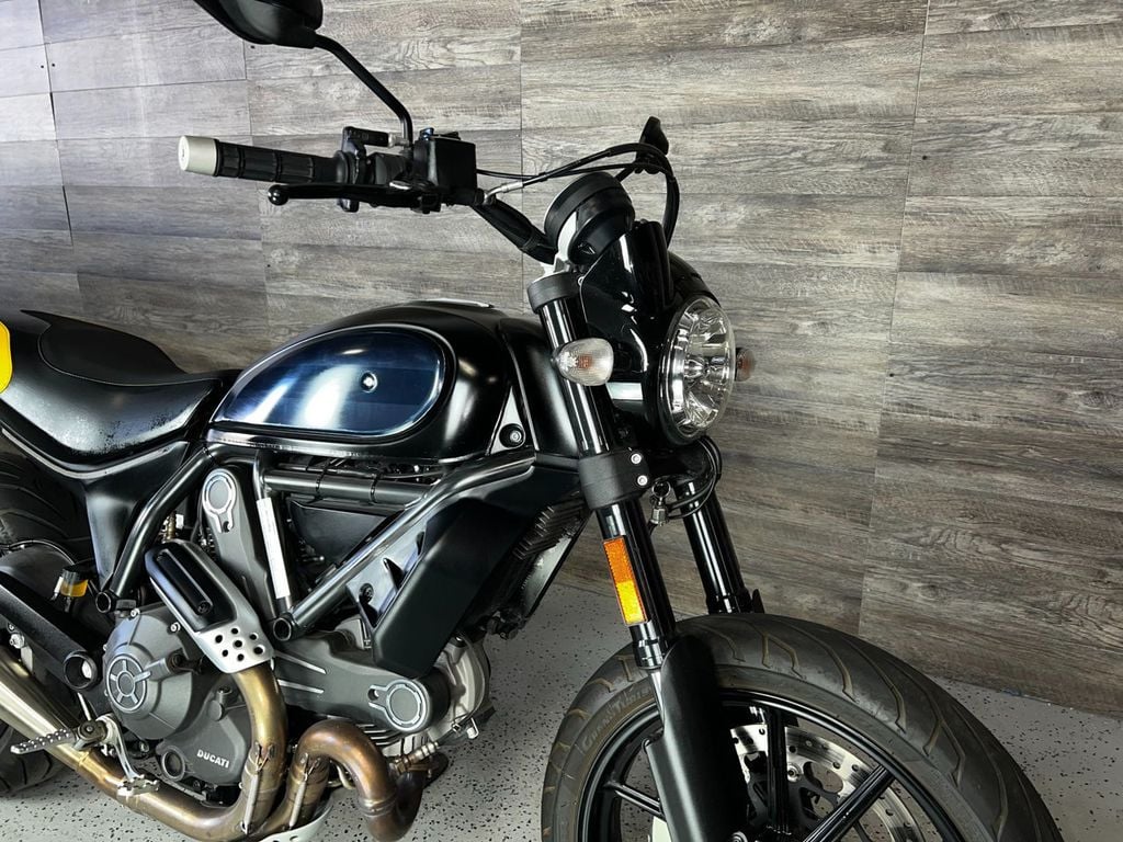 2015 Ducati Scrambler Icon LOW MILES! - 21750032 - 4