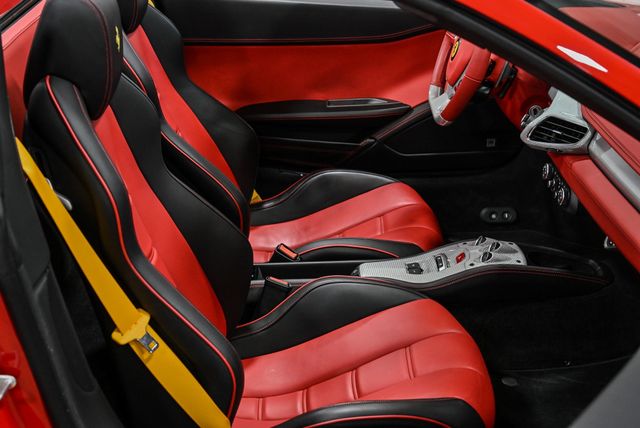 2015 Ferrari 458 Italia 2dr Convertible - 22947886 - 31