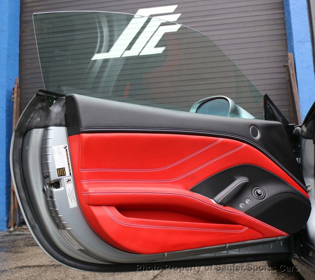 2015 Ferrari California T 2dr Convertible - 22977789 - 17