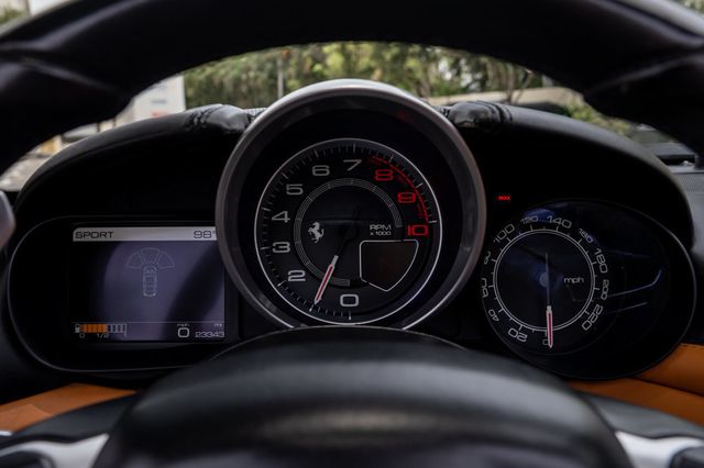 2015 Ferrari California T 2dr Convertible - 23025093 - 17