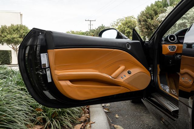 2015 Ferrari California T 2dr Convertible - 23025093 - 24