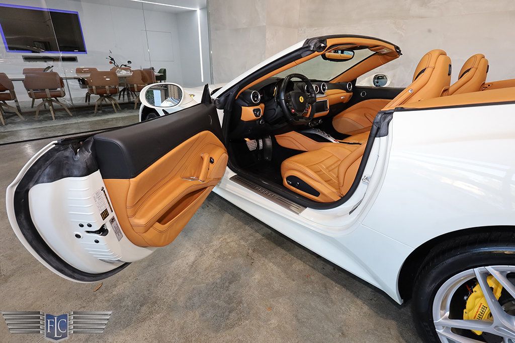 2015 Ferrari California T 2dr Convertible - 22995447 - 14