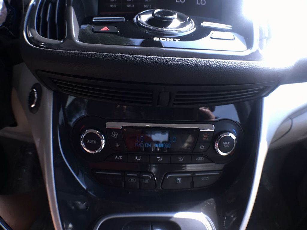 2015 Ford C-Max Energi SEL photo 15