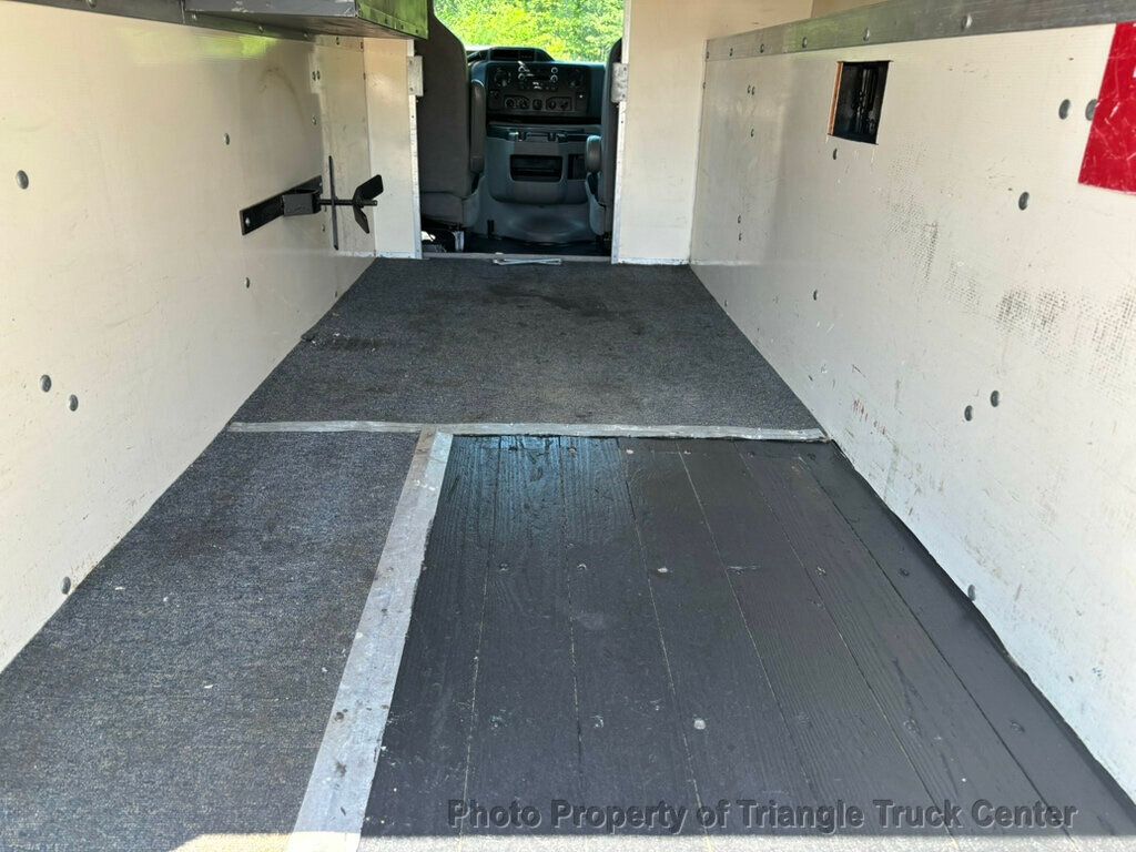 2015 Ford E350 KUV  VAB + - 22928951 - 10