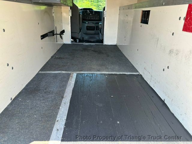 2015 Ford E350 KUV  VAB + - 22928951 - 10