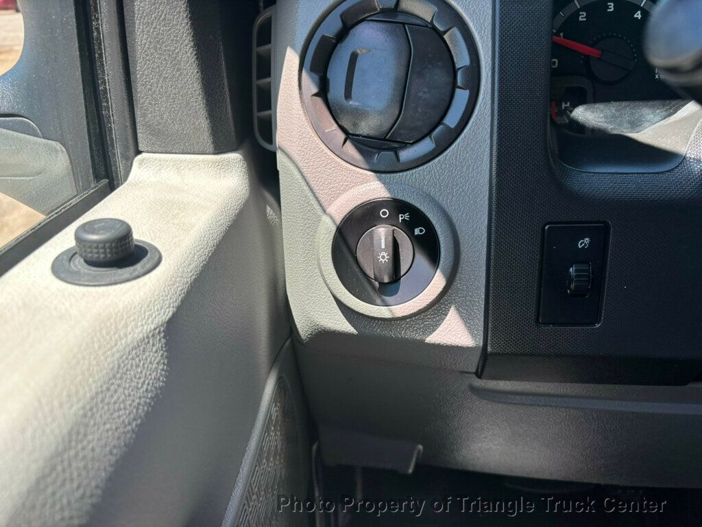 2015 Ford E350 KUV  VAB + - 22928951 - 24
