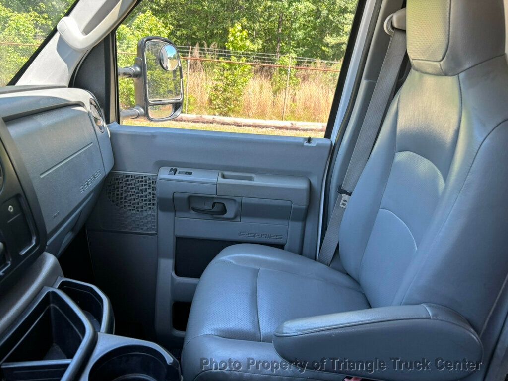 2015 Ford E350 KUV  VAB + - 22928951 - 29