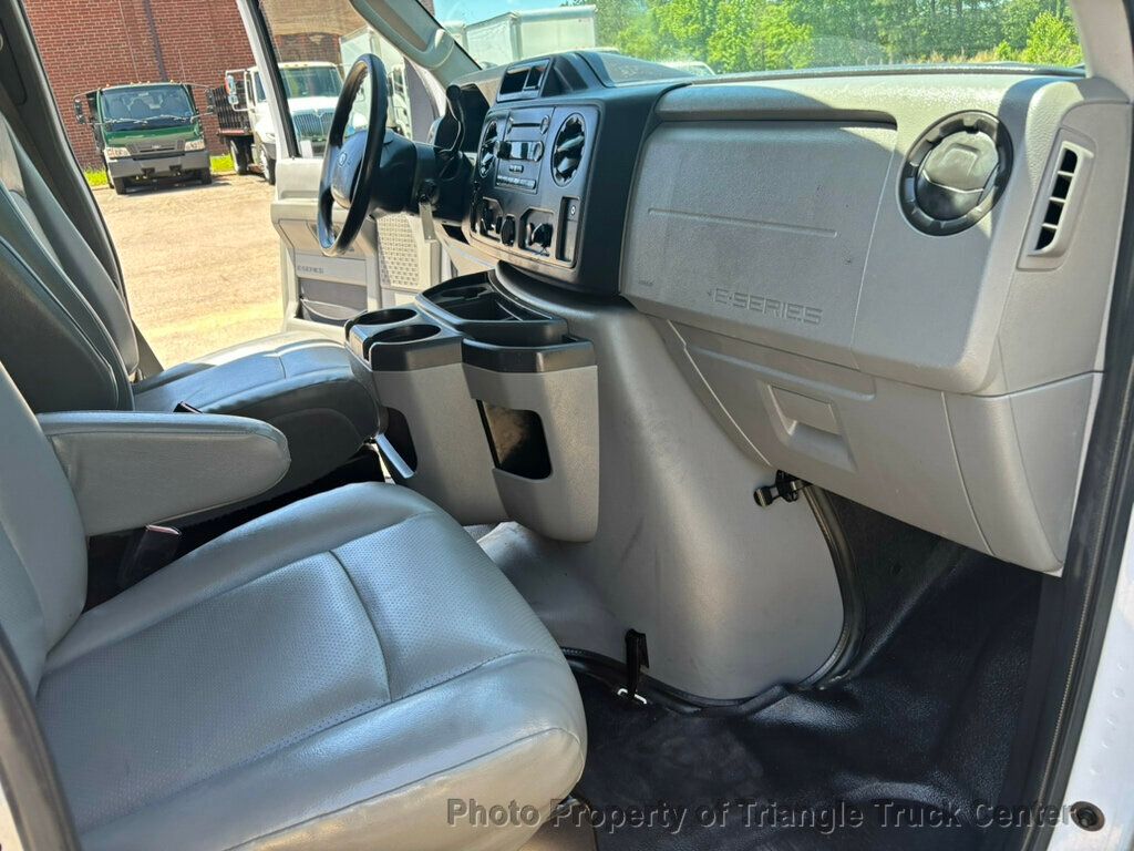 2015 Ford E350 KUV  VAB + - 22928951 - 32