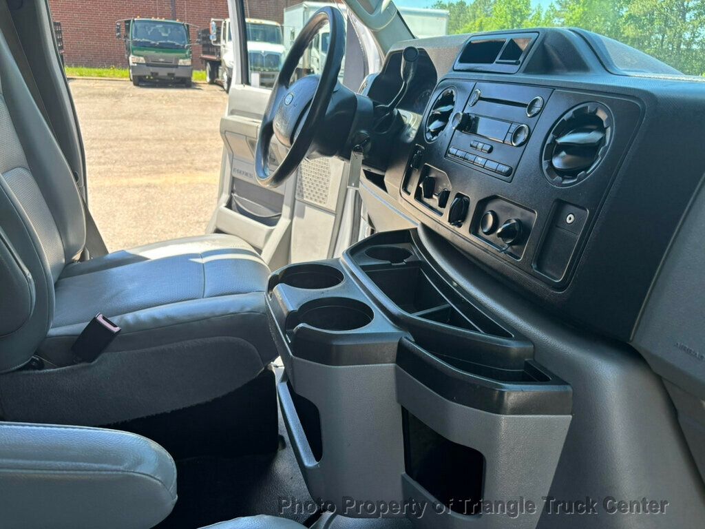 2015 Ford E350 KUV  VAB + - 22928951 - 33