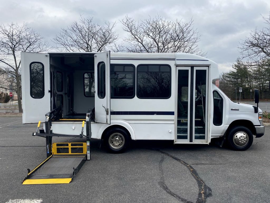 2015 Ford E350 Non-CDL Wheelchair Shuttle Bus For Sale For Adults Church Seniors Medical Transport - 22284079 - 7