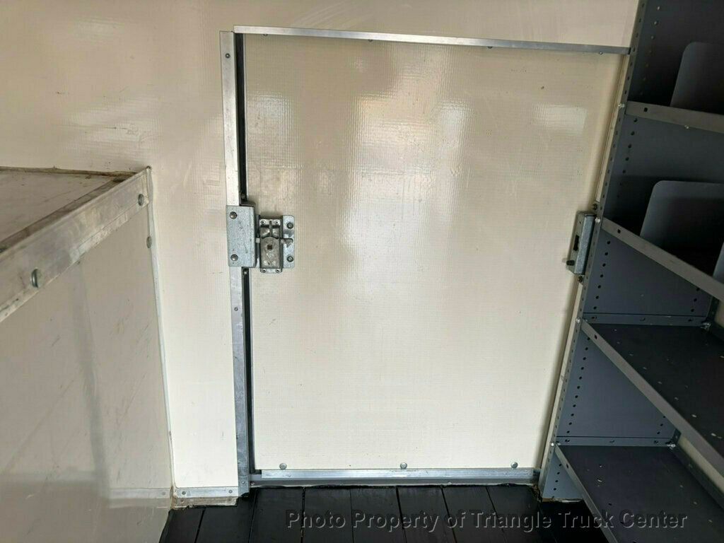 2015 Ford E350HD KUV JUST 19k MILES! LADDER RACKS! + - 22928954 - 17