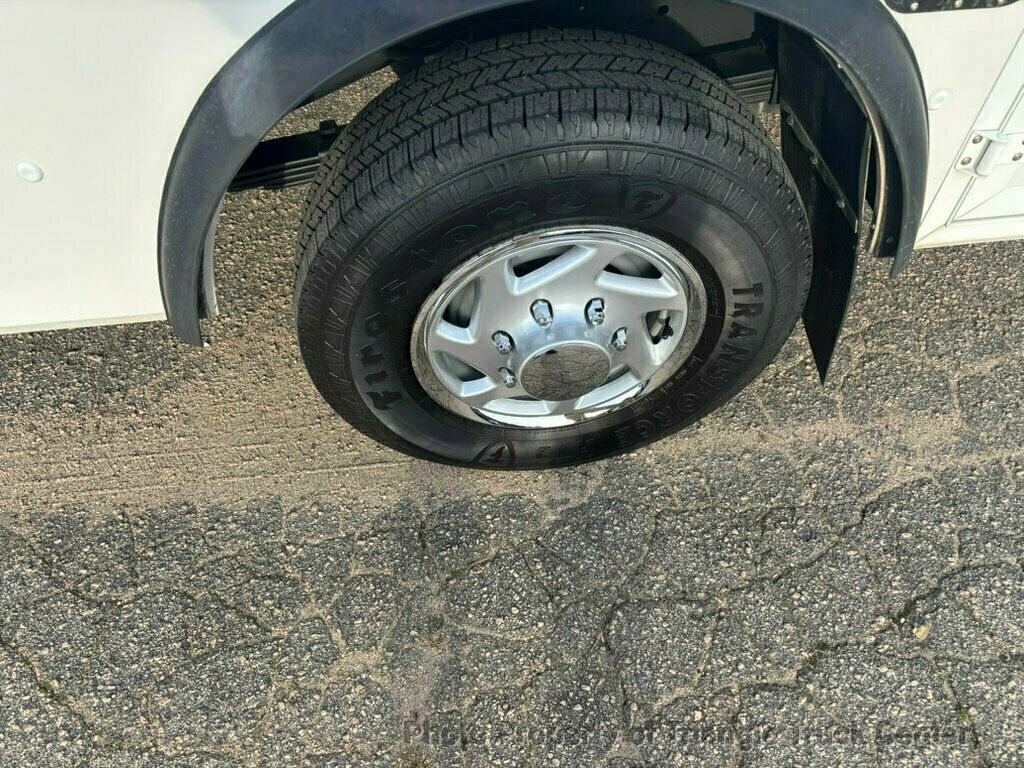 2015 Ford E350HD KUV JUST 19k MILES! LADDER RACKS! + - 22928954 - 36