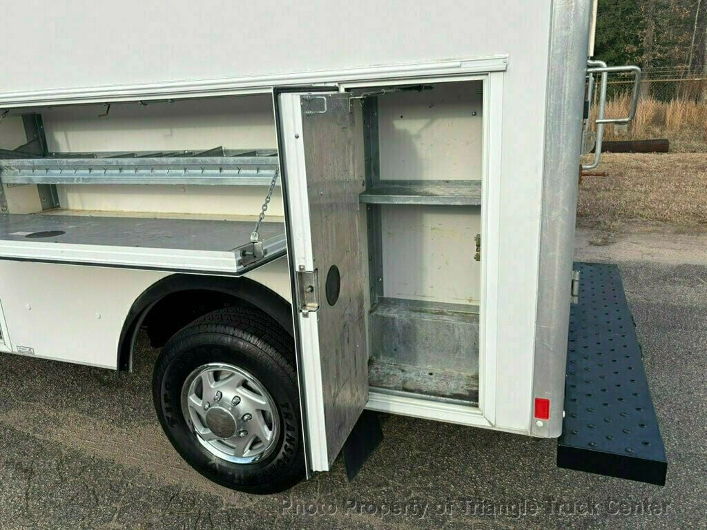 2015 Ford E350HD KUV JUST 19k MILES! LADDER RACKS! HITCH! +SUPER NICE TRUCK! POWER EQUIPMENT! - 22928954 - 3