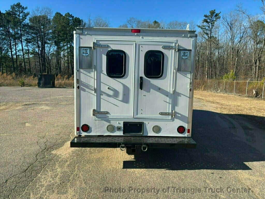 2015 Ford E350HD KUV JUST 19k MILES! LADDER RACKS! HITCH! +SUPER NICE TRUCK! POWER EQUIPMENT! - 22928954 - 8