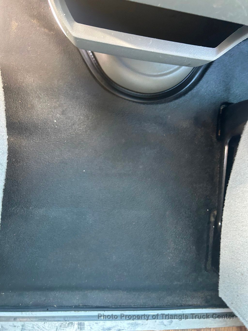 2015 Ford E350HD KUV JUST 28k MILES! LADDER RACKS! HITCH +SUPER NICE TRUCK! POWER EQUIPMENT! - 22910574 - 24