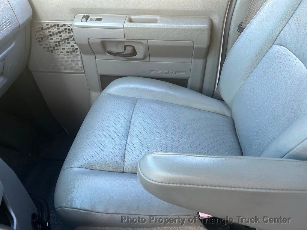 2015 Ford E350HD KUV JUST 28k MILES! LADDER RACKS! HITCH +SUPER NICE TRUCK! POWER EQUIPMENT! - 22910574 - 25