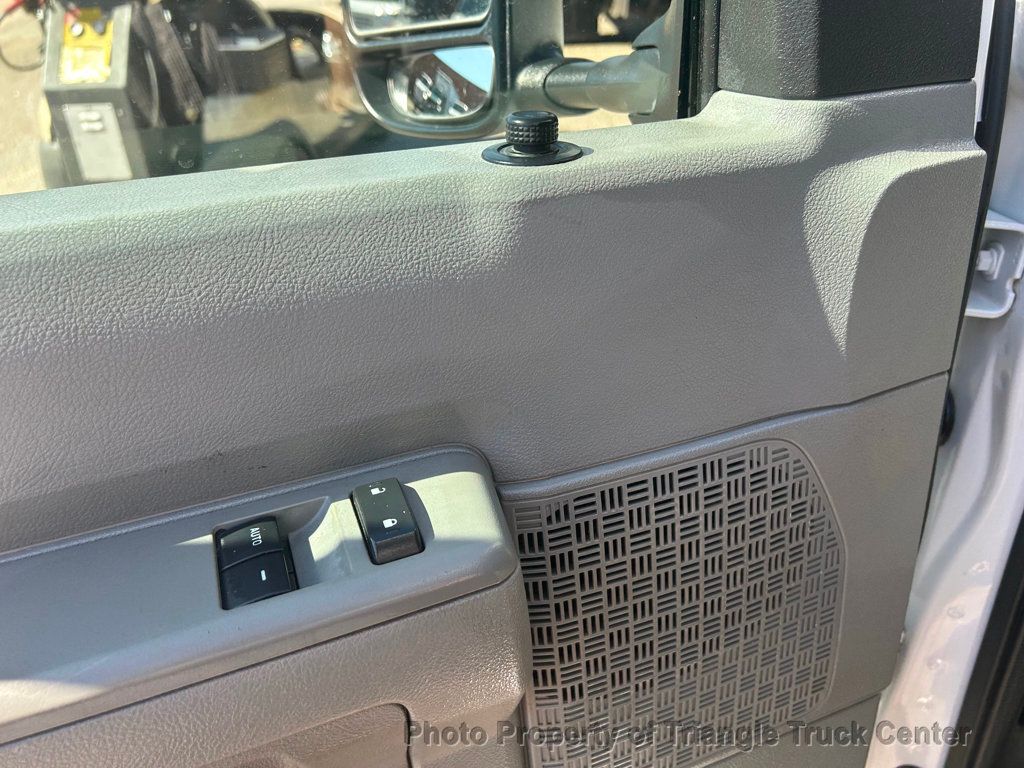 2015 Ford E350HD KUV JUST 28k MILES! LADDER RACKS! HITCH +SUPER NICE TRUCK! POWER EQUIPMENT! - 22910574 - 79