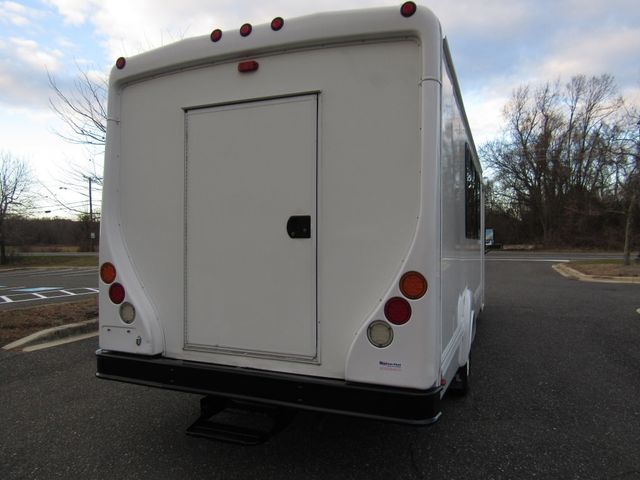 2015 Ford E450 Goshen Impulse Bus 21 Passenger + Rear Luggage - 22247244 - 11