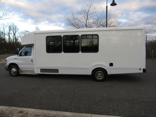 2015 Ford E450 Goshen Impulse Bus 21 Passenger + Rear Luggage - 22247244 - 16