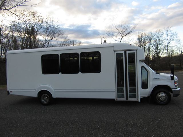 2015 Ford E450 Goshen Impulse Bus 21 Passenger + Rear Luggage - 22247244 - 6