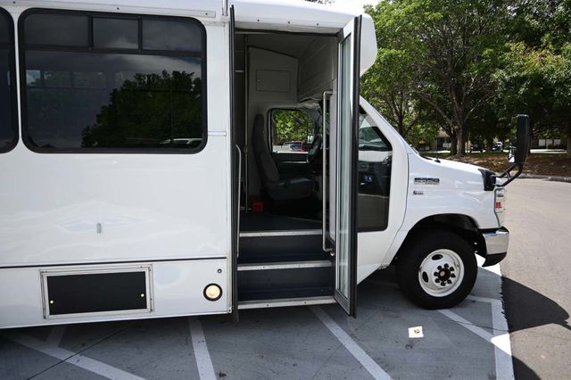 2015 Ford Econoline Commercial Cutaway E-350 SD Mobility Handicap Shuttle Bus - 23082128 - 14