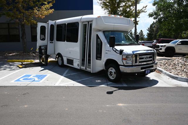 2015 Ford Econoline Commercial Cutaway E-350 SD Mobility Handicap Shuttle Bus - 23082128 - 1