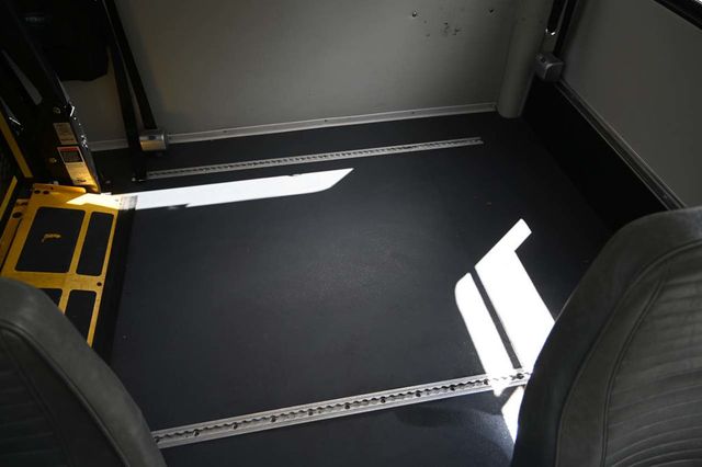 2015 Ford Econoline Commercial Cutaway E-350 SD Mobility Handicap Shuttle Bus - 23082128 - 25