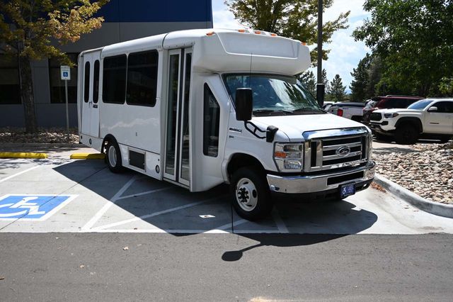 2015 Ford Econoline Commercial Cutaway E-350 SD Mobility Handicap Shuttle Bus - 23082128 - 2