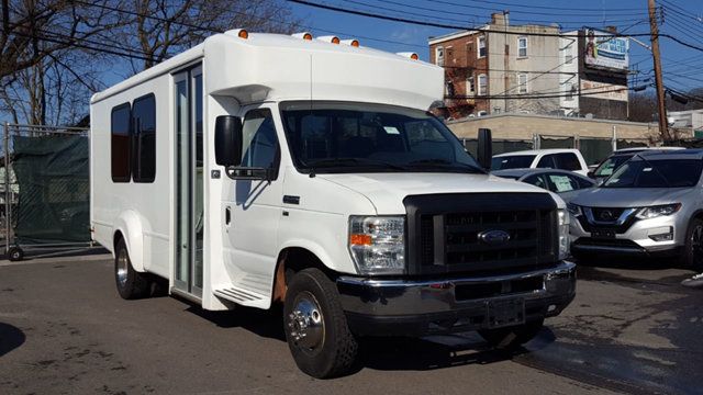 2015 Ford Econoline Commercial Cutaway E-350 Super Duty 176" DRW - 18699624 - 3