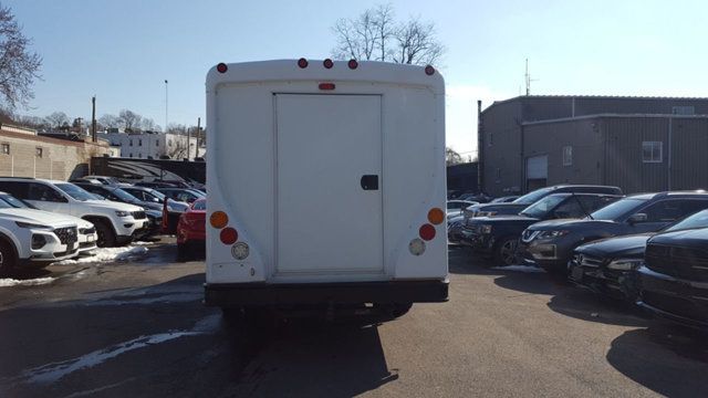 2015 Ford Econoline Commercial Cutaway E-350 Super Duty 176" DRW - 18699624 - 5