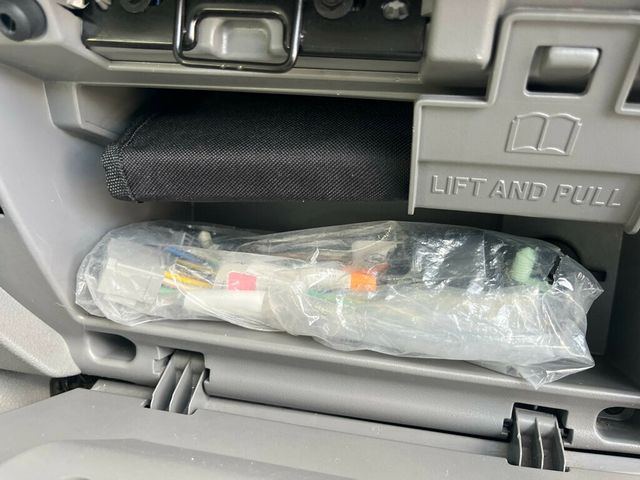 2015 Ford Econoline Commercial Cutaway E350 Unicel Fiberglass Cube Box Van  - 22939331 - 18