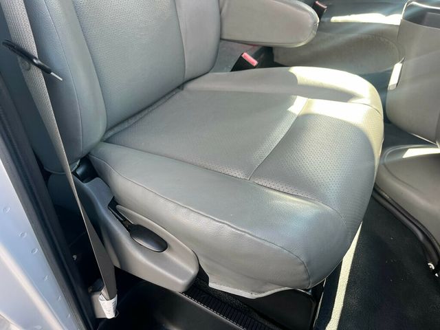 2015 Ford Econoline Commercial Cutaway E350 Unicel Fiberglass Cube Box Van  - 22939331 - 19