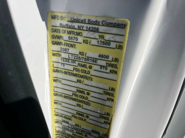 2015 Ford Econoline Commercial Cutaway E350 Unicel Fiberglass Cube Box Van  - 22939331 - 33