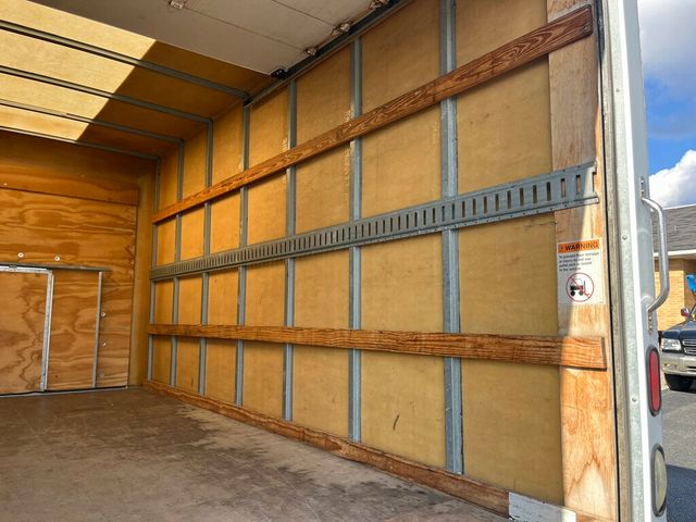 2015 Ford Econoline Commercial Cutaway E350 Unicel Fiberglass Cube Box Van  - 22939331 - 34