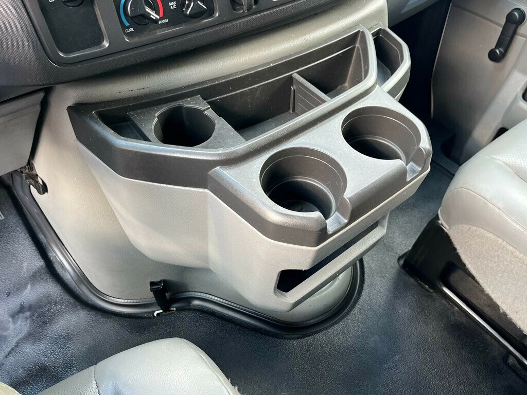 2015 Ford Econoline Commercial Cutaway E350 Unicel Fiberglass Cube Box Van  - 22939331 - 44