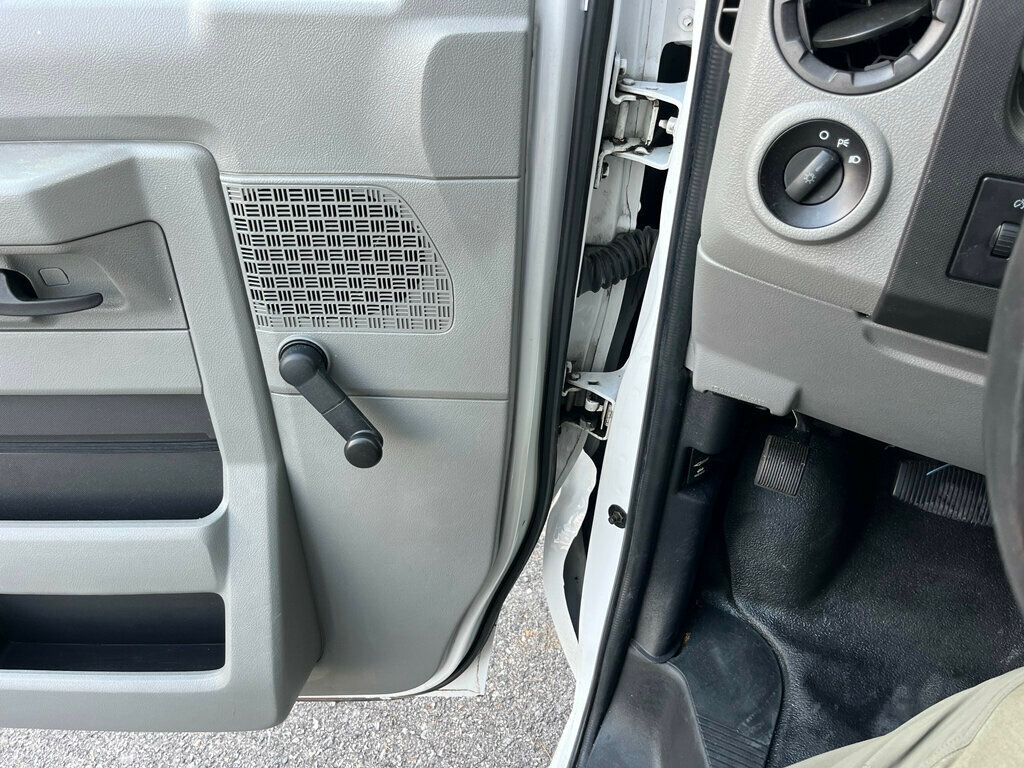 2015 Ford Econoline Commercial Cutaway E350 Unicel Fiberglass Cube Box Van  - 22939331 - 47