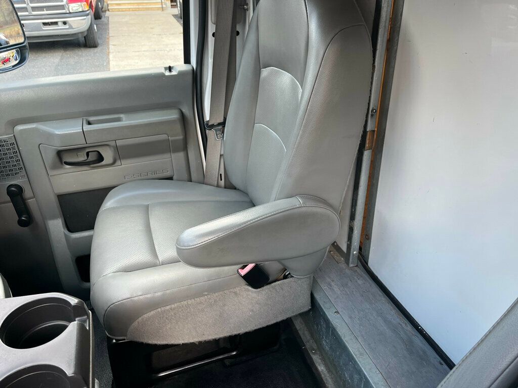 2015 Ford Econoline Commercial Cutaway E350 Unicel Fiberglass Cube Box Van  - 22939331 - 48