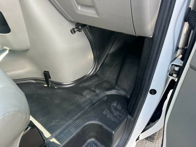 2015 Ford Econoline Commercial Cutaway E350 Unicell Fiberglass Cube Box Van  - 22939331 - 17