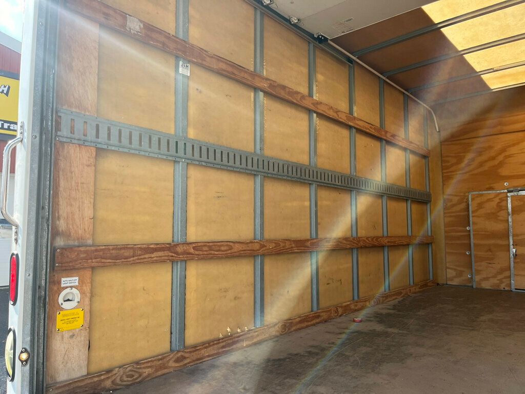 2015 Ford Econoline Commercial Cutaway E350 Unicell Fiberglass Cube Box Van  - 22939331 - 29