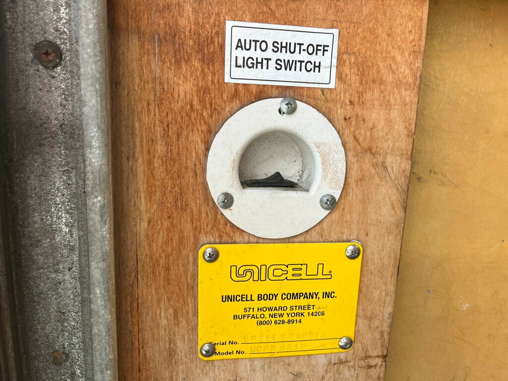 2015 Ford Econoline Commercial Cutaway E350 Unicell Fiberglass Cube Box Van  - 22939331 - 30