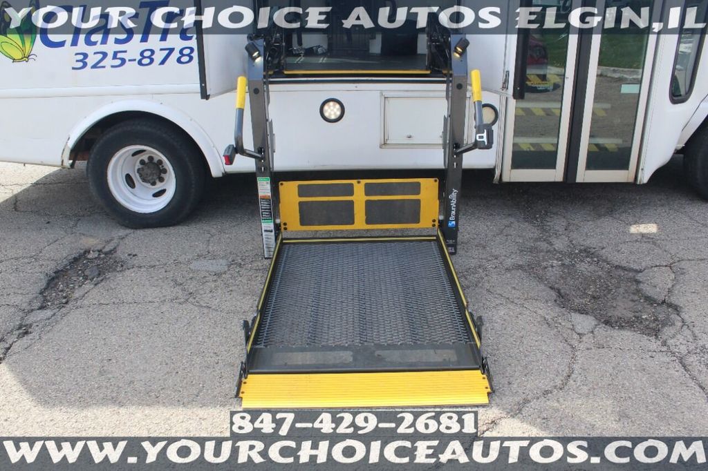 2015 Ford Econoline Commercial Cutaway E 450 SD 2dr Commercial/Cutaway/Chassis 158 176 in. WB - 21922984 - 1