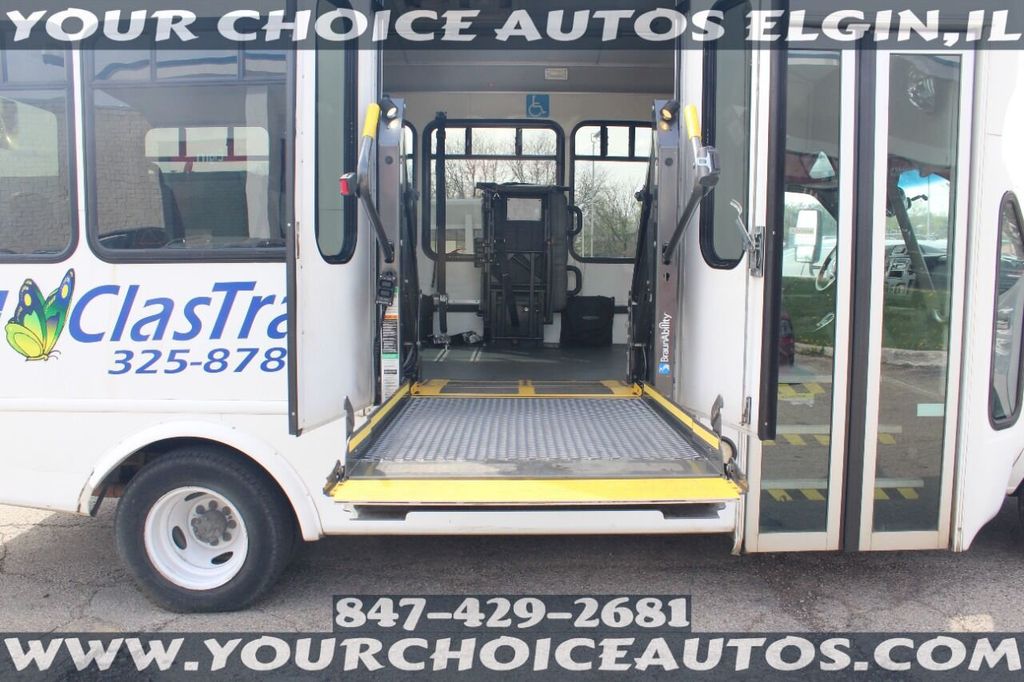 2015 Ford Econoline Commercial Cutaway E 450 SD 2dr Commercial/Cutaway/Chassis 158 176 in. WB - 21922984 - 4