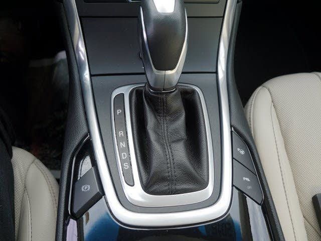 2015 Ford Edge 4dr Titanium AWD - 18336137 - 9