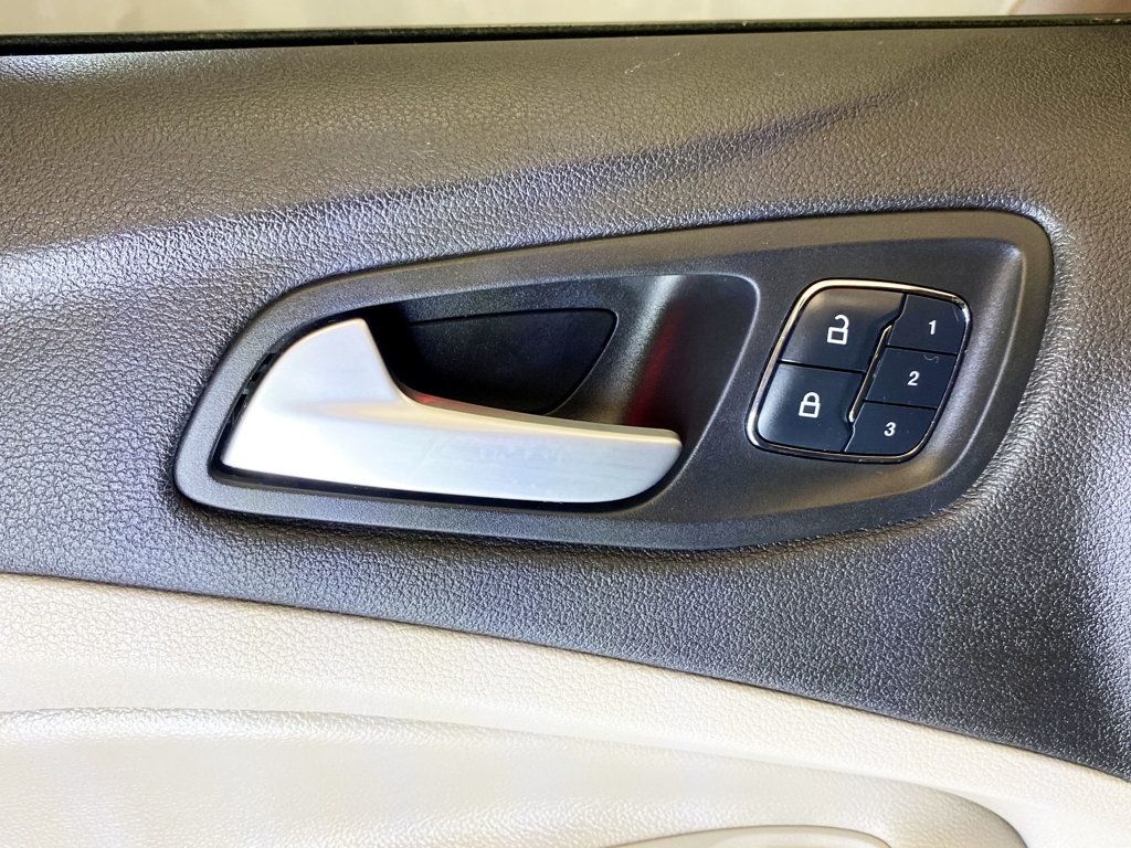 2015 Ford Escape 4WD 4dr Titanium - 22947598 - 20