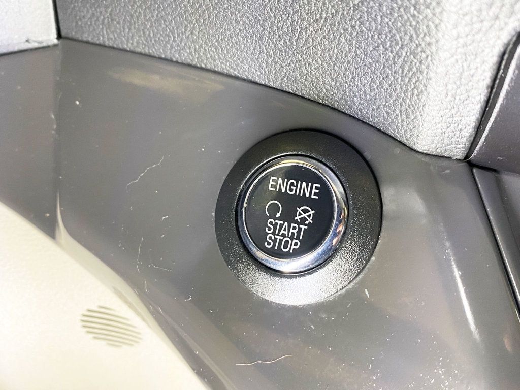 2015 Ford Escape 4WD 4dr Titanium - 22947598 - 32