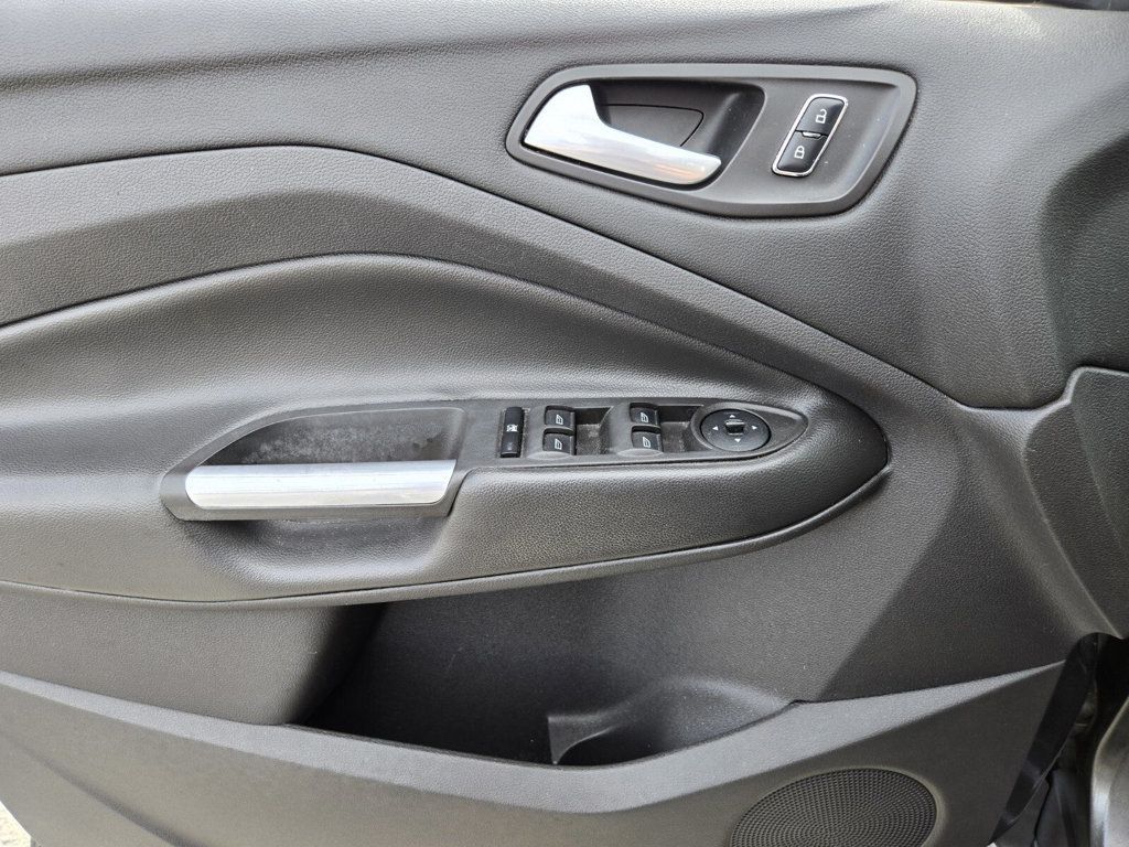 2015 Ford Escape FWD 4dr SE - 22940489 - 13