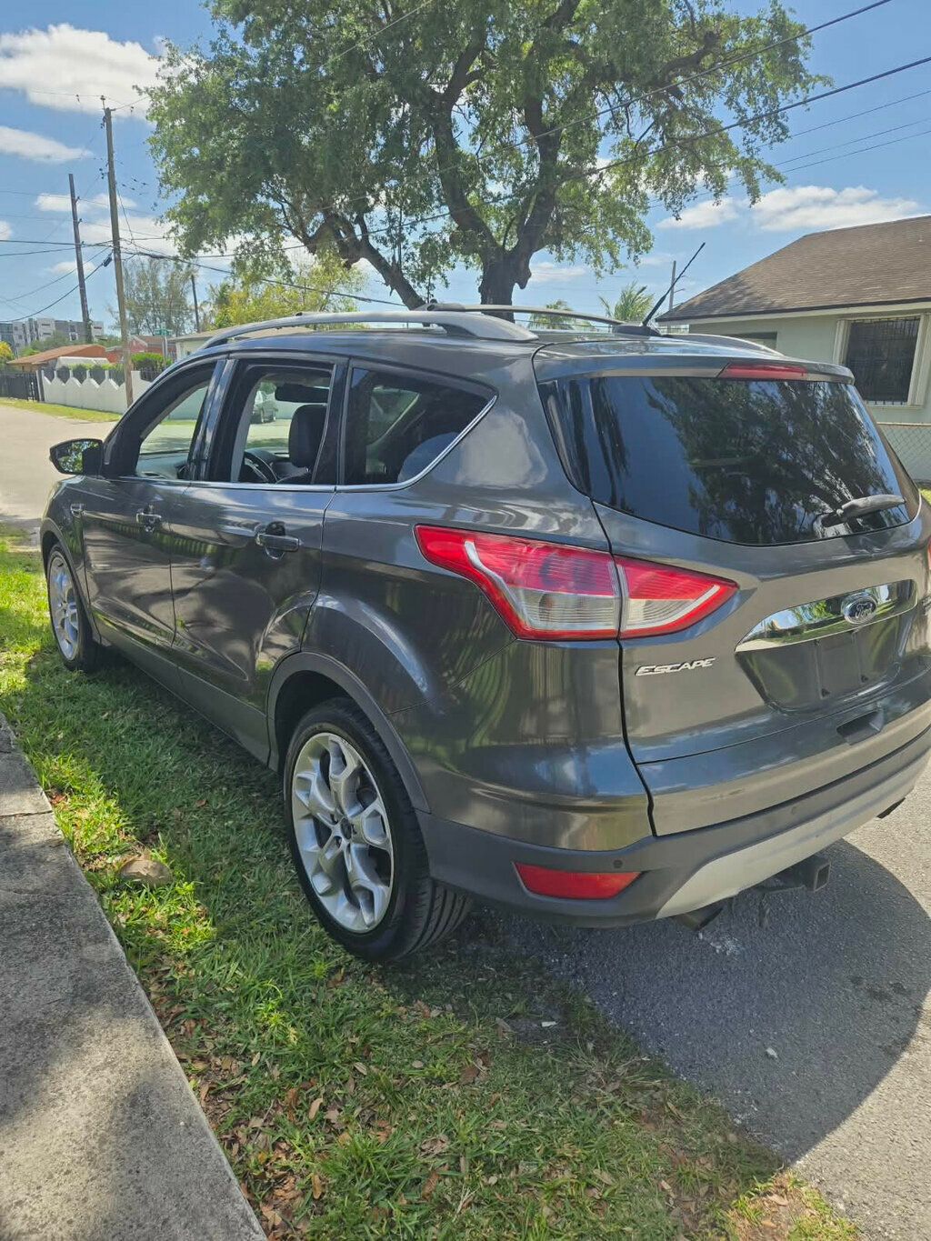 2015 Ford Escape FWD 4dr Titanium - 23014672 - 5